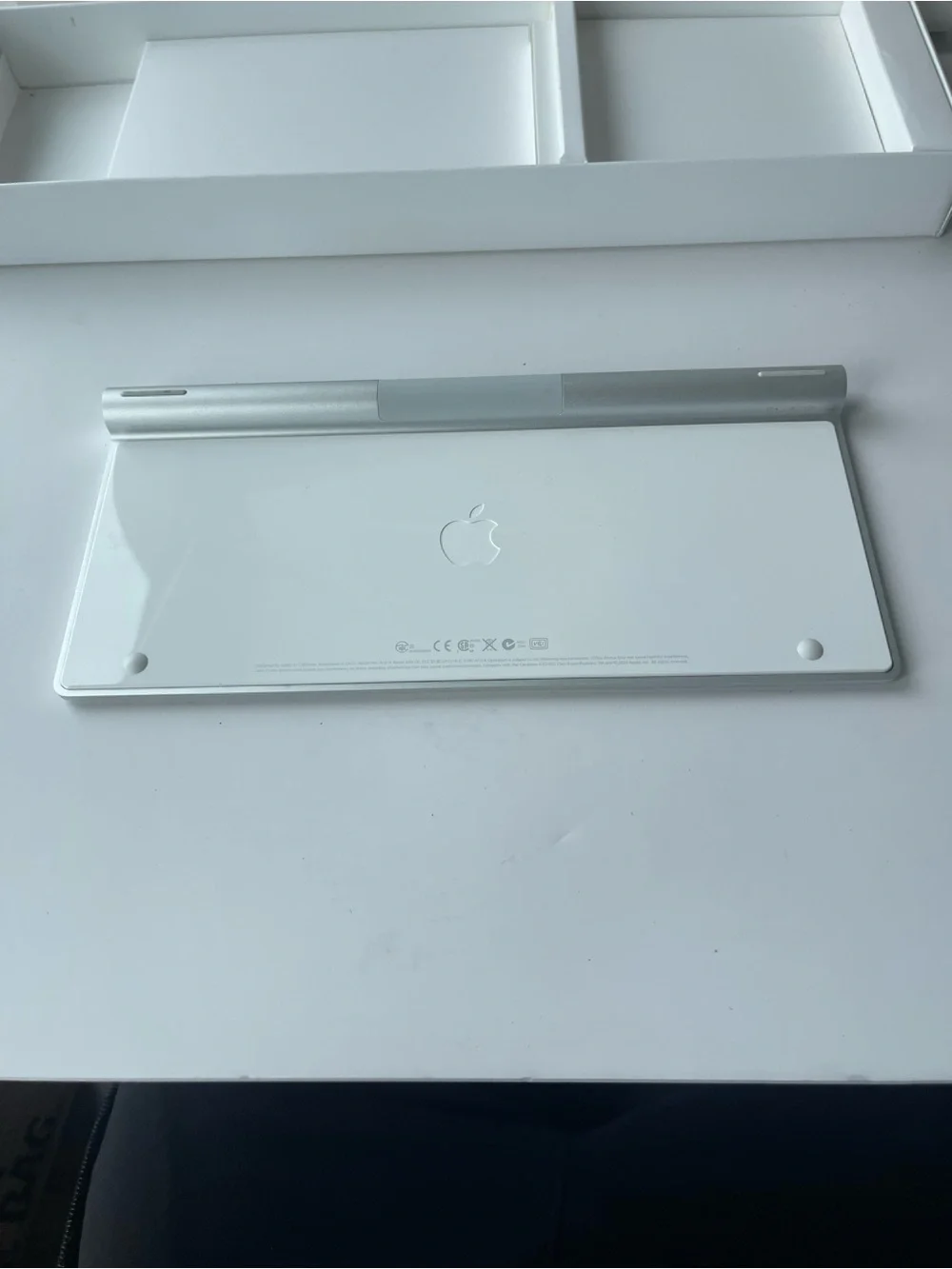 Apple Magic Keyboard Model A1314 Wireless Bluetooth Genuine AA Battery Powered
